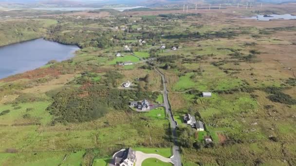 Volando Desde Lough Fad Hacia Bonny Glen Por Portnoo Condado — Vídeo de stock