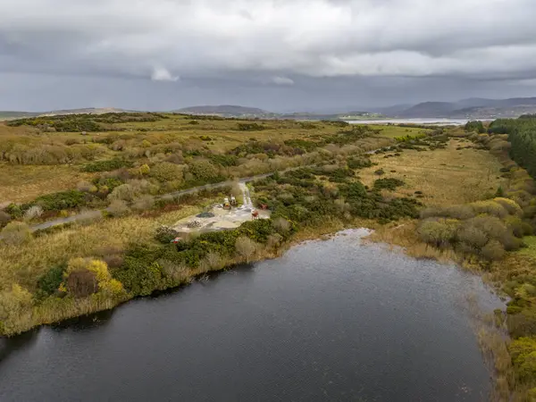 ポルトノのクルーニーによる泥炭地の湖の空中 County Donegal Ireland — ストック写真