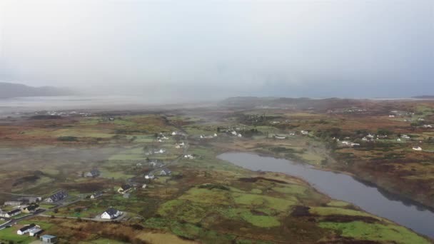 Vista Aérea Lough Fad Por Portnoo Niebla Condado Donegal Irlanda — Vídeos de Stock
