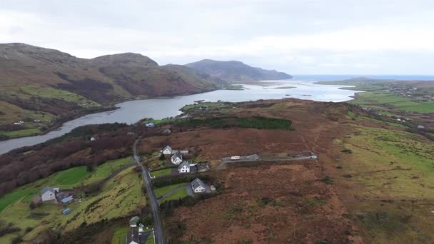 Vista Aérea Mullincarry Por Ardara Condado Donegal Irlanda — Vídeo de stock
