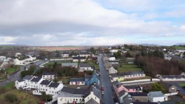 Ardara 'nın Donegal İlçesi' ndeki hava görüntüsü - İrlanda.