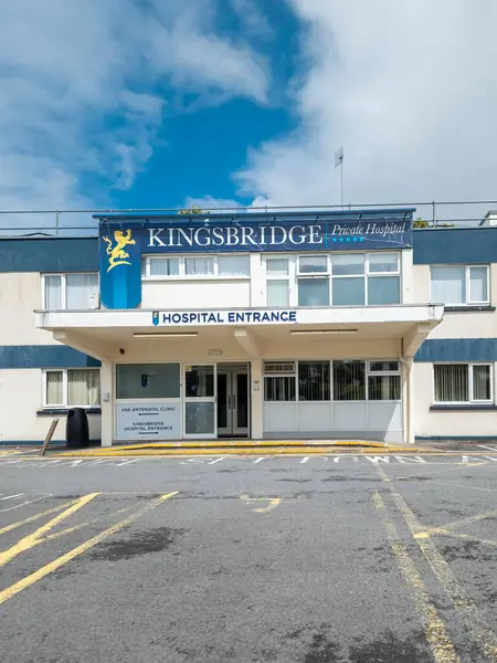 Sligo Irlanda Julho 2023 Kingsbridge Presta Cuidados Saúde Privados Noroeste — Fotografia de Stock