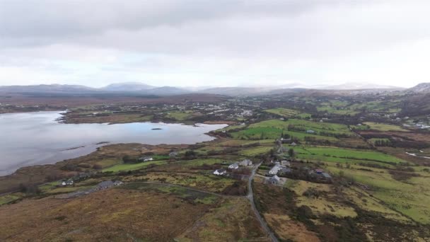 爱尔兰Donegal县Ardara拍摄的Drumhaghy空中景观 — 图库视频影像