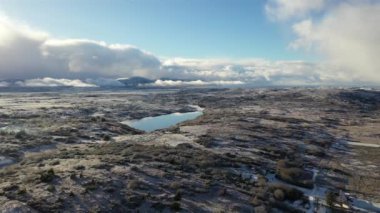 Kışın Lough modasının hava manzarası, Donegal İlçesi, İrlanda Cumhuriyeti.