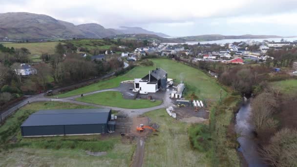 Ardara County Donegal Ierland Januari 2024 Distilleerderij Ardara Produceert Stad — Stockvideo