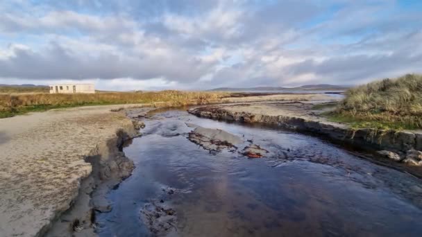 Ramper Flowing Atlantic Cashelgolan Beach Portnoo County Donegal Ireland — Stock Video