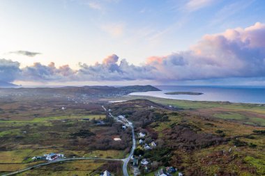 Clooney, Narin ve Portnoo 'nun Donegal ilçesinin hava manzarası. İrlanda.