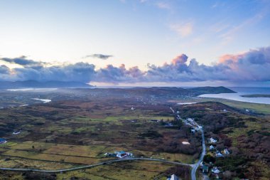 Clooney, Narin ve Portnoo 'nun Donegal ilçesinin hava manzarası. İrlanda.