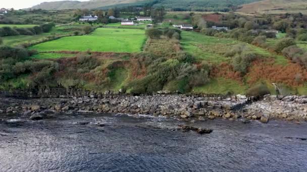 Letecký Pohled Krásné Pobřeží Donegalu Largy Tajného Vodopádu Irsko — Stock video