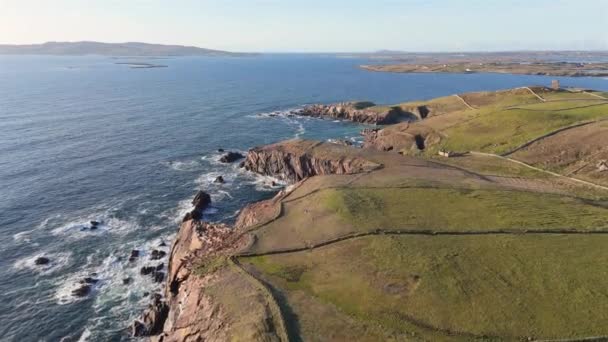 Αεροφωτογραφία Της Wild Atlantic Coastline Και Του Σήματος Eire Από — Αρχείο Βίντεο
