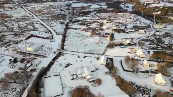 Αεροφωτογραφία Χιονιού Που Καλύπτει Kilclooney Από Portnoo Ιρλανδία — Αρχείο Βίντεο