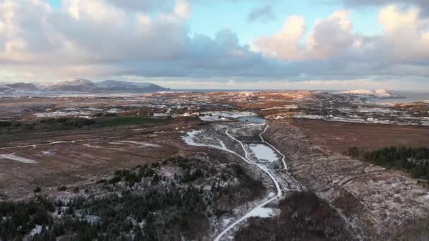 Vista Aérea Bonny Glen Cubierto Nieve Por Portnoo Condado Donegal — Vídeos de Stock