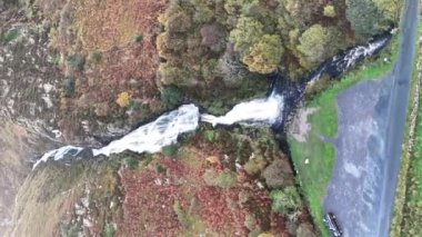 Kışın Assaranca Şelalesi Havalimanı, Donegal İlçesi - İrlanda