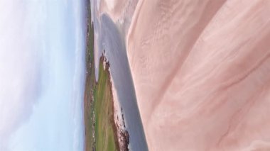 Ardara, Donegal, İrlanda 'dan Maghera sahilinin hava manzarası.