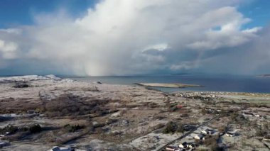 İrlanda 'nın Donegal ilçesinde Narin ve Portnoo' nun hava manzarası