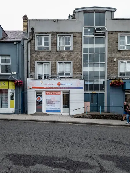 stock image LETTERKENNY, IRELAND - SEPTEMBER 27 2023 : Letterkenny medics is a private health care provider in the city.