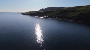 İrlanda 'nın batı kıyısındaki Donegal ilçesinden Kilcar' ın Muckross Head 'deki hava manzarası..