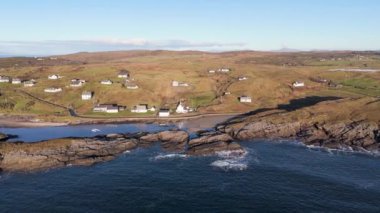 Donegal ilçesindeki Rosbeg 'in güzel sahil manzarası - İrlanda