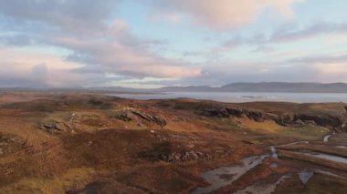 Donegal İlçesi 'ndeki Dawros kıyı şeridinin havadan görüntüsü - İrlanda.