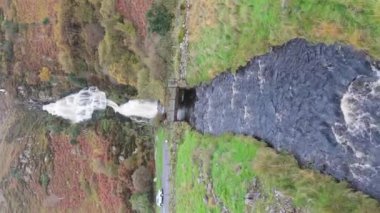 Kışın Assaranca Şelalesi Havalimanı, Donegal İlçesi - İrlanda