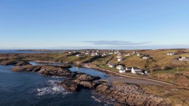 Donegal ilçesindeki Rosbeg 'in güzel sahil manzarası - İrlanda