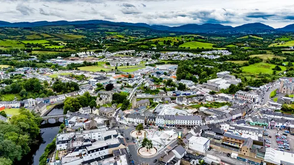 DONEGAL TOWN, IRELAND - 23 HAZİRAN 2024 - Yeni Elmas 'taki çalışmalar çoktan tamamlandı.