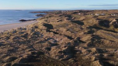 Donegal ilçesindeki Rosbeg 'in güzel sahil manzarası - İrlanda