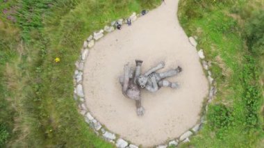 Kuzey İrlanda, Tyrone, Sperrins 'deki hikaye anlatıcısı dev Nowanois' in hava manzarası..