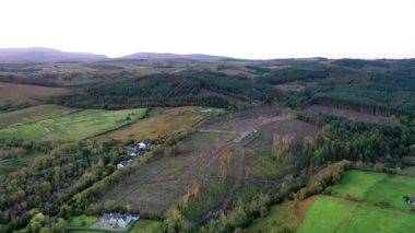 Tonregee 'nin İrlanda Cumhuriyeti Donegal ilçesindeki Dunkineely ve Inver arasındaki hava görüntüsü.