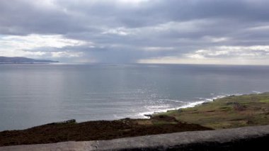 Atlantik Okyanusu 'ndaki ışığın yansımaları.