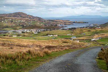 Slieve Ligi hacı yolu Teelin tarafından County Donegal, İrlanda 'da.