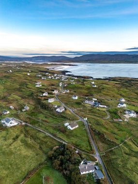 Sonbahar boyunca Donegal İlçesi Rossbeg sahil şeridi - İrlanda.