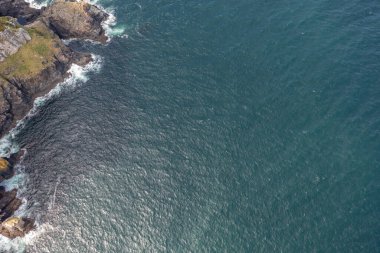 Donegal vahşi atlantik yolunda boynuz kafa kayalıkların havadan görünümü - İrlanda