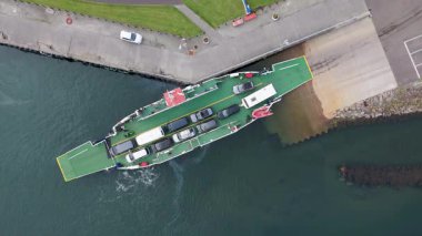 Kuzey İrlanda 'daki Magilligan' a giden feribot Greencastle 'dan kalkıyor..