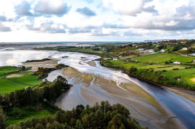 Gortahork, County Donegal, İrlanda 'nın Killult kıyısındaki hava manzarası.