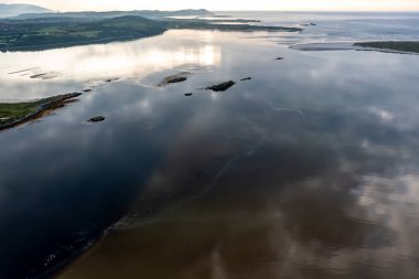Lettermacaward, Donegal, İrlanda 'dan Dooey Sahili ve Gweebarra Körfezi Havalimanı.