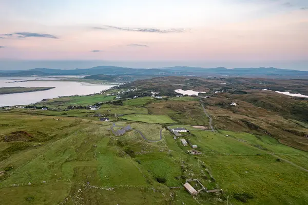Donegal, İrlanda 'da Portnoo' dan Dunmore Head 'in hava görüntüsü