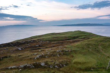 Donegal, İrlanda 'da Portnoo' dan Dunmore Head 'in hava görüntüsü