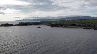 St. Johns Point County Donegal 'e doğru uçuyor, İrlanda.