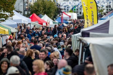 GLENTIES, COUNTY DONEGAL, IRELAND - 13 Eylül 2025: The Hasat Fuarı, Anayol 'da düzenlenen ücretsiz yıllık etkinliktir..
