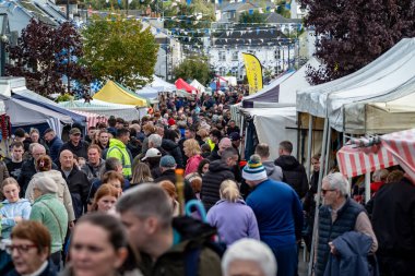 GLENTIES, COUNTY DONEGAL, IRELAND - 13 Eylül 2025: The Hasat Fuarı, Anayol 'da düzenlenen ücretsiz yıllık etkinliktir..