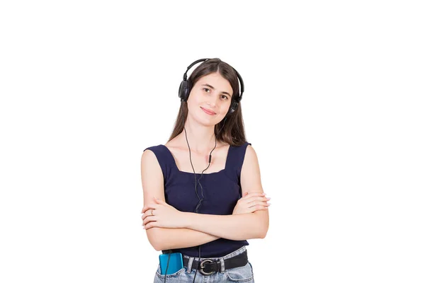 Vrolijk Meisje Luisteren Muziek Hoofdtelefoon Houdt Armen Gevouwen Zoek Naar — Stockfoto