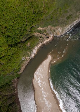 Bulgaristan 'ın Veleka nehrinin ağzının havadan görünüşü