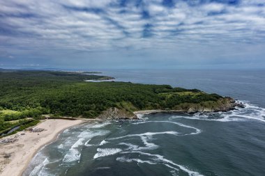Bulgaristan 'ın Sinemorec kenti yakınlarındaki güzel Silistar plajına hava manzarası