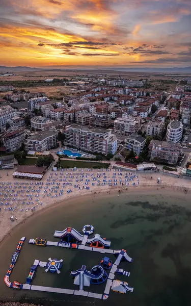 Bulgaristan 'ın Ravda tatil beldesinin hava manzarası ve güzel gün batımı