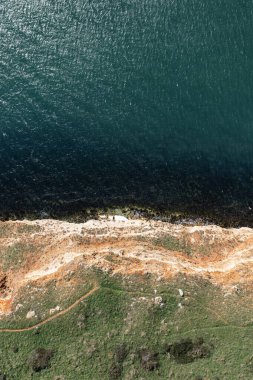 Cape Kaliakra, Karadeniz, Bulgaristan yakınlarındaki kayalık bir sahile hava manzarası