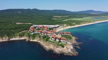 Bulgaristan 'ın Sozopol kenti yakınlarındaki lüks otel kompleksi Sveti Toma' ya hava manzarası