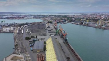 Bulgaristan 'ın Burgaz limanına hava görünümü