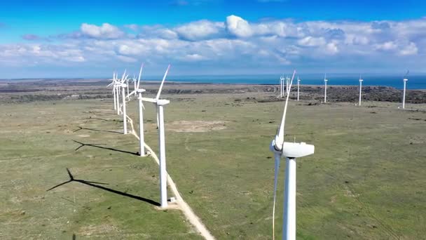 Vista Aérea Turbinas Eólicas Cabo Kaliakra Bulgaria — Vídeo de stock