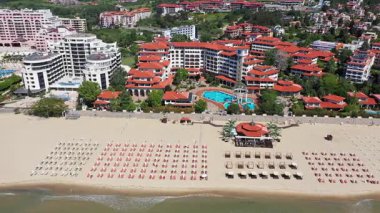 Bulgaristan 'ın Karadeniz kıyısındaki Sunny Beach sahil beldesine hava manzarası